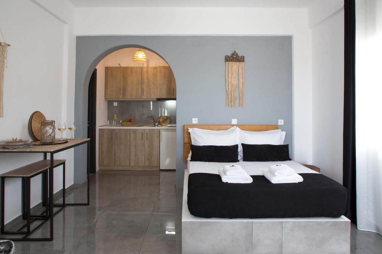 Paros King Aparthotel Aliki  Exterior photo