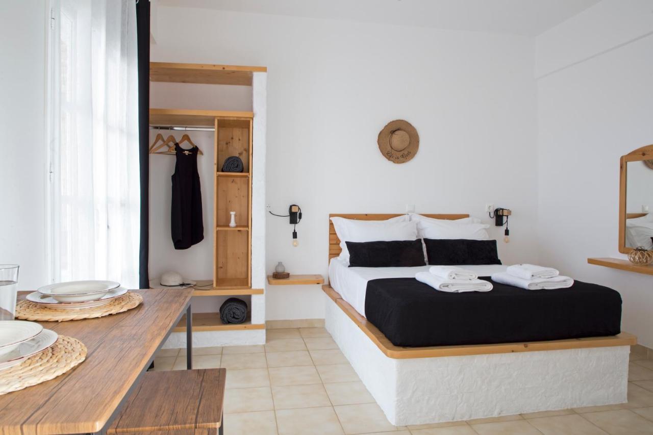 Paros King Aparthotel Aliki  Exterior photo