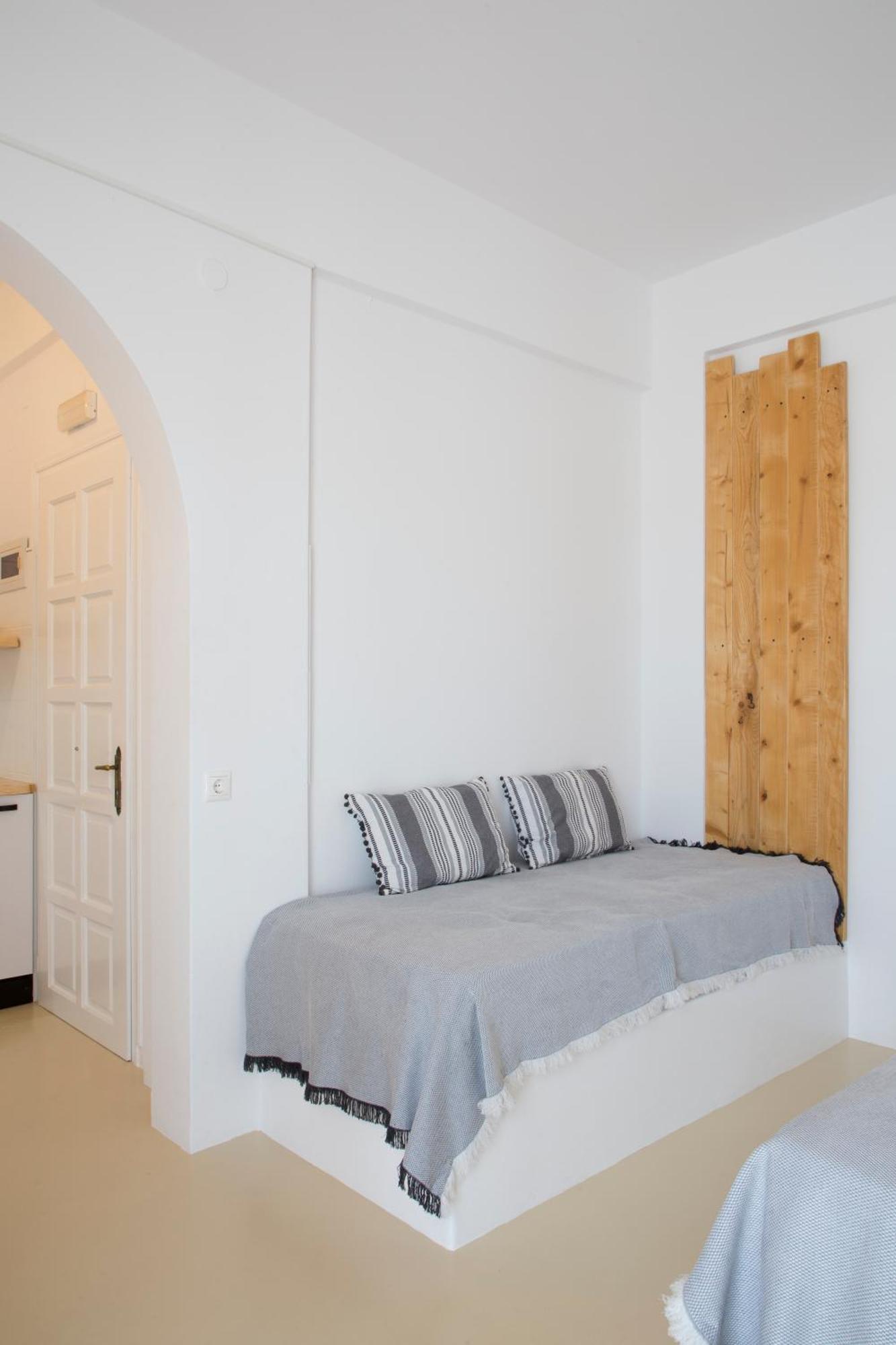 Paros King Aparthotel Aliki  Exterior photo