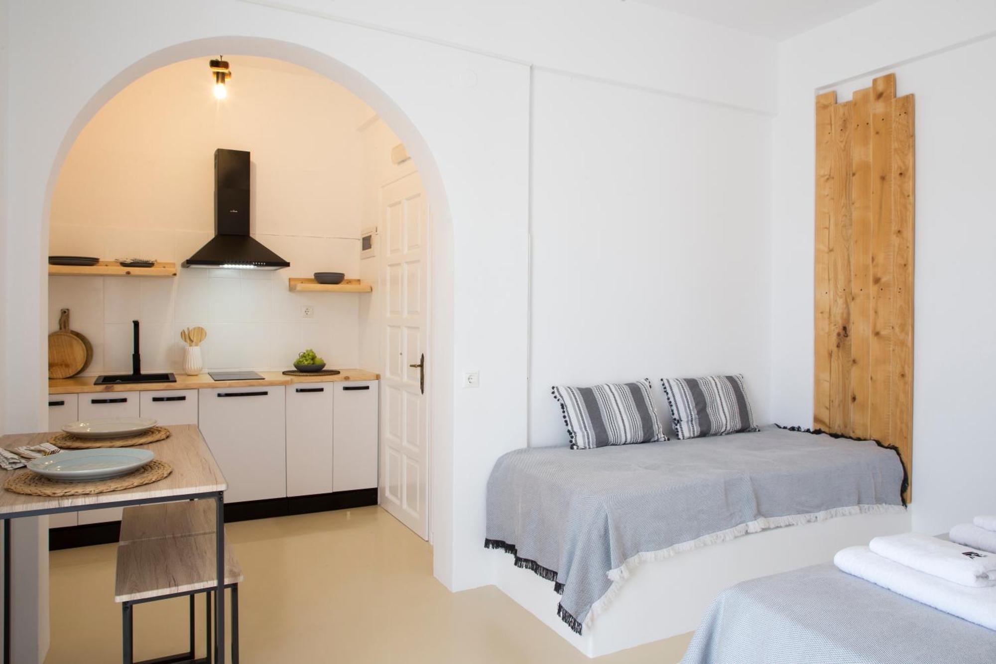 Paros King Aparthotel Aliki  Exterior photo